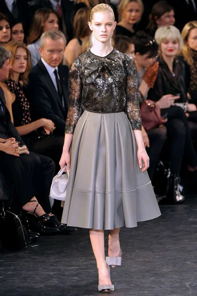 Look 25